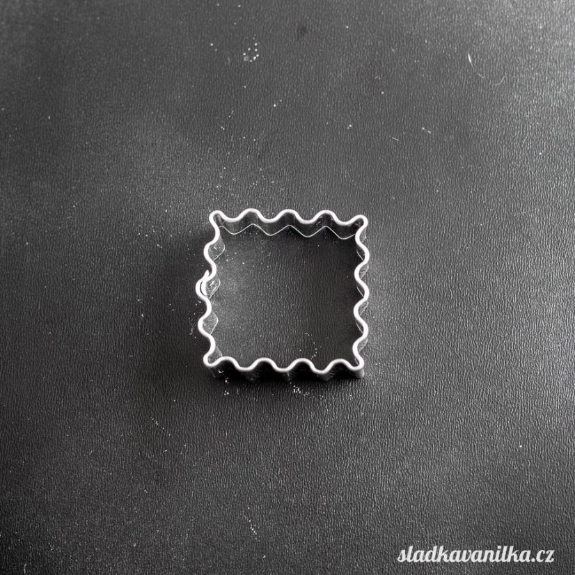 Vykrajovátko vroubkovaný čtvereček